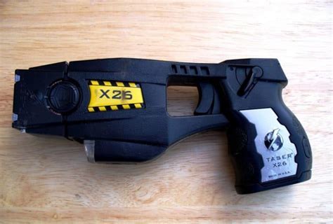 best stun gun for female.